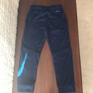 Youth medium Nike Dri-Fit